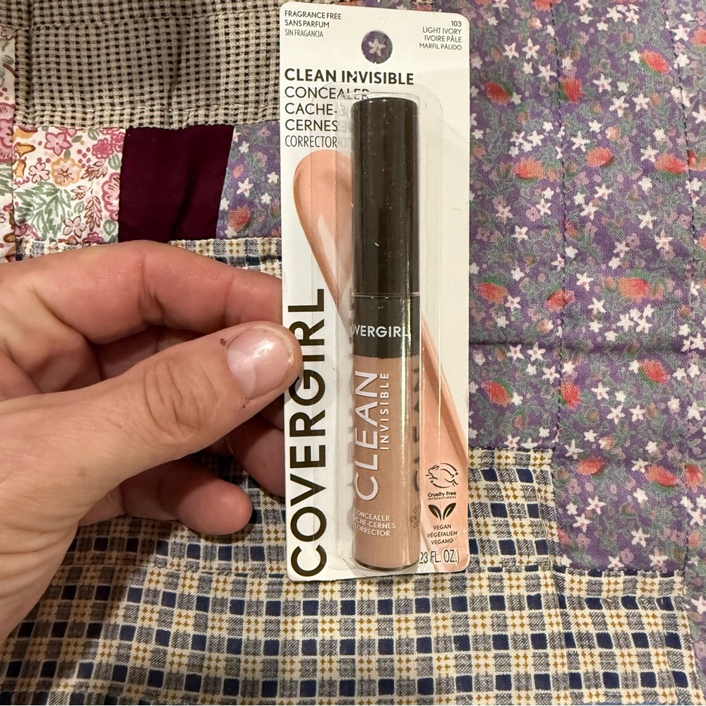 CoverGirl Clean Invisible Concealer 103 Light Ivory – New
